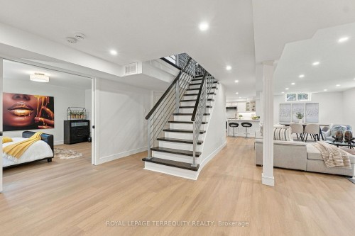 3956 Chadburn Crescent, Mississauga, ON 