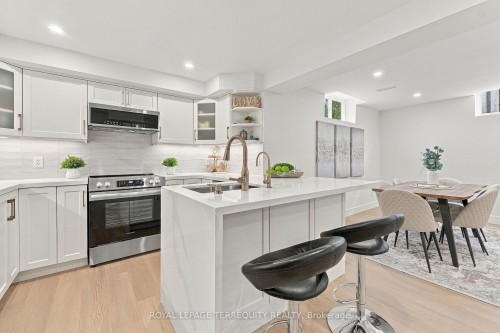 3956 Chadburn Crescent, Mississauga, ON 