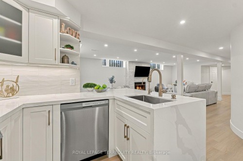 3956 Chadburn Crescent, Mississauga, ON 