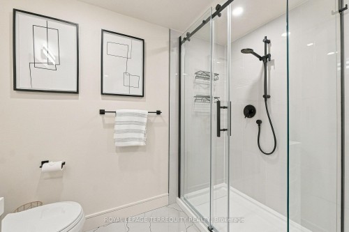 3956 Chadburn Crescent, Mississauga, ON 