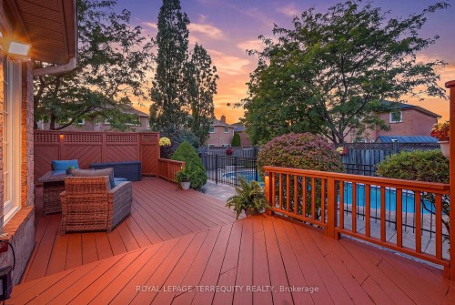 3956 Chadburn Crescent, Mississauga, ON 