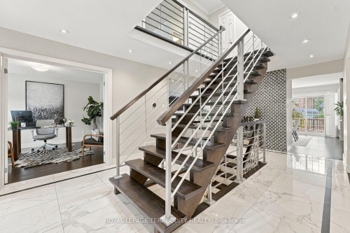 3956 Chadburn Crescent, Mississauga, ON 