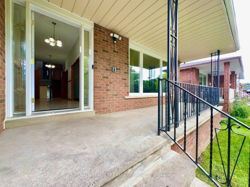 Upper Level-13 Milford Crescent , Brampton, ON L6S 3E3 4