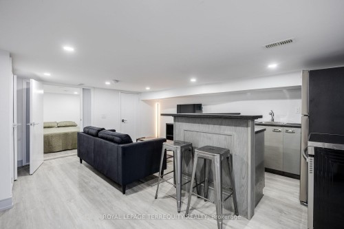 Bsmt-668 Indian Road , Toronto, ON M6P 2C9 3