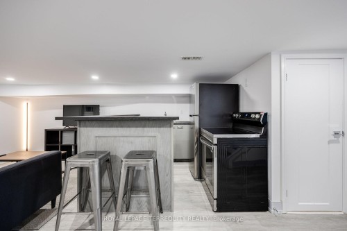 Bsmt-668 Indian Road , Toronto, ON M6P 2C9 4