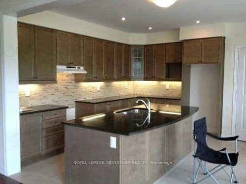 Upper-53 Victoriaville Road , Brampton, ON L6X 5J3 3