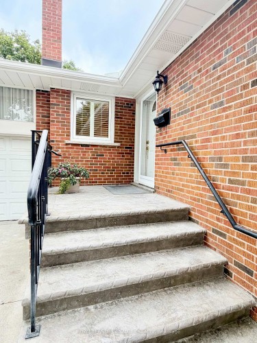 Main-3 Avery Avenue , Toronto, ON M9C 1K1 2