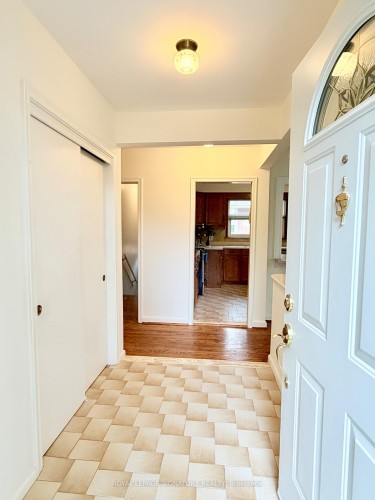 Main-3 Avery Avenue , Toronto, ON M9C 1K1 3