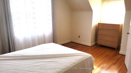 7 Earl Street, Mississauga, ON 
