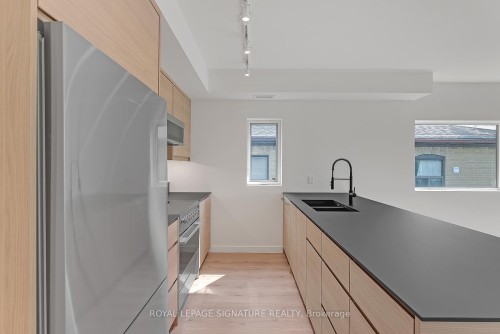 4-1254 Davenport Road , Toronto, ON M6H 2G9 5