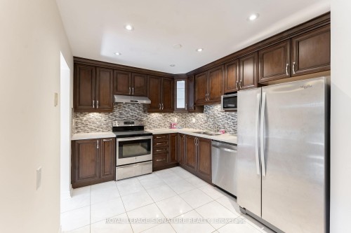 40-2825 Gananoque Drive , Mississauga, ON L5N 1V6 3