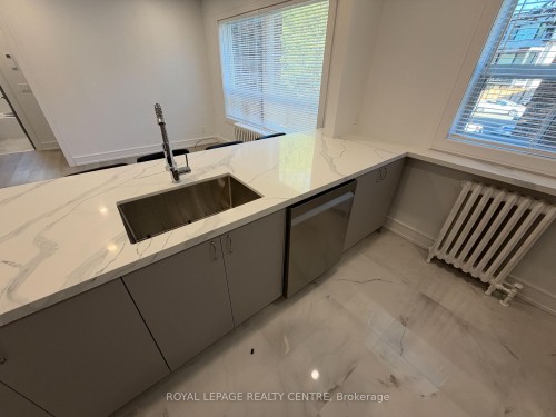 6-342 Lakeshore Road W, Mississauga, ON L5H 1H1 3