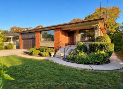 169 Grandravine Drive  Toronto, ON M3J 1B6