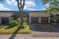 14-2340 Bromsgrove Road  Mississauga, ON L5J 4A2