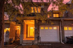 44 Viewcrest Circle  Toronto, ON M9W 7G6