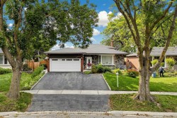3253 Ibbetson Crescent  Mississauga, ON L5C 1Z1