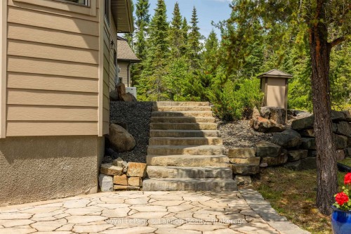 135 Mickelson Drive E, Shuniah, ON 