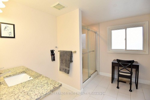 75 Josephine Drive, Hamilton, ON - Indoor Photo Showing Bathroom