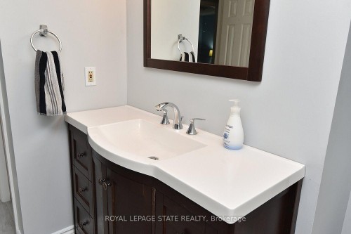 75 Josephine Drive, Hamilton, ON - Indoor Photo Showing Bathroom