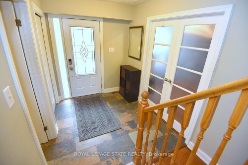 75 Josephine Drive, Hamilton, ON - Indoor Photo Showing Other Room