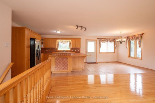 2196 Falconcrest Drive, Thunder Bay, ON 