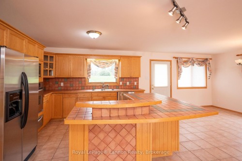 2196 Falconcrest Drive, Thunder Bay, ON 