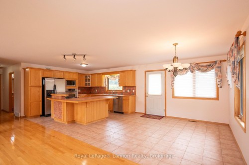 2196 Falconcrest Drive, Thunder Bay, ON 