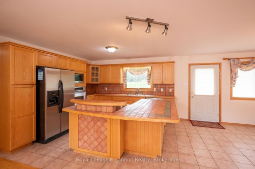 2196 Falconcrest Drive, Thunder Bay, ON 