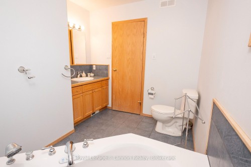 2196 Falconcrest Drive, Thunder Bay, ON 