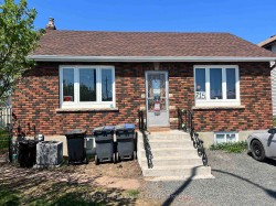 715 May Street NThunder Bay, ON P7C 3S1