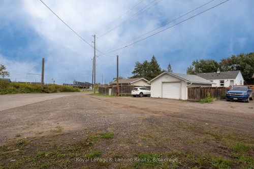 859 Syndicate Avenue N, Thunder Bay, ON 