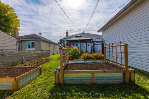 2029 Walsh Street N, Thunder Bay, ON 