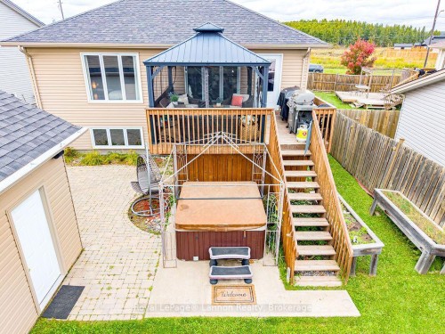 696 Weiler Boulevard, Thunder Bay, ON 