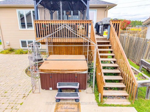 696 Weiler Boulevard, Thunder Bay, ON 