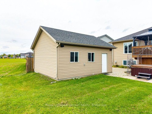696 Weiler Boulevard, Thunder Bay, ON 