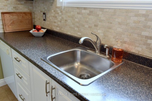 18 Claudette Gate, Hamilton, ON 