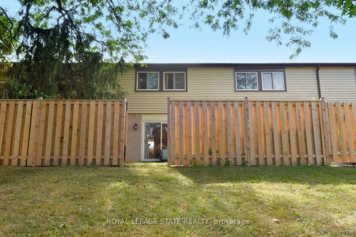 18 Claudette Gate, Hamilton, ON 
