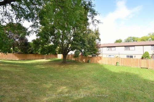 18 Claudette Gate, Hamilton, ON 