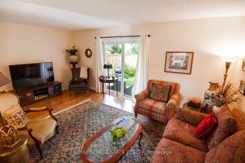 18 Claudette Gate, Hamilton, ON 