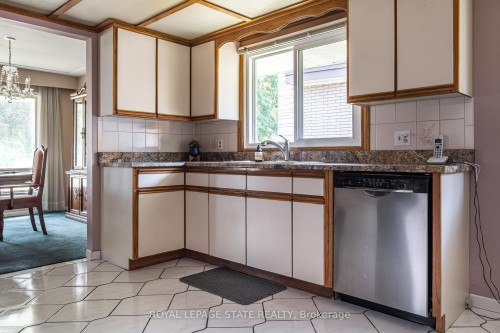 14 Woodside Drive, Hamilton, ON 