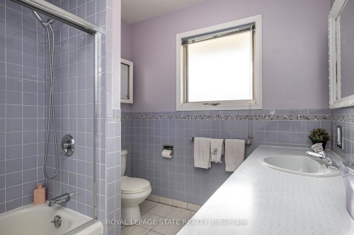 14 Woodside Drive, Hamilton, ON 