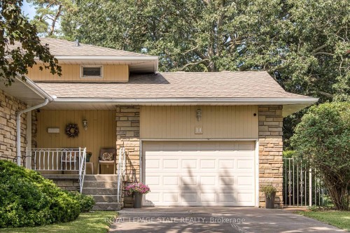 14 Woodside Drive, Hamilton, ON 