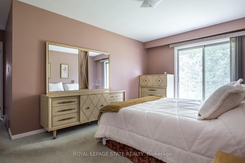 14 Woodside Drive, Hamilton, ON 