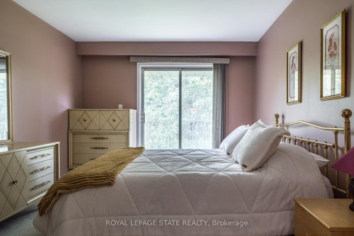 14 Woodside Drive, Hamilton, ON 