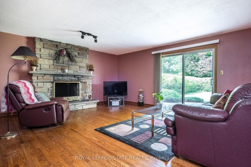 14 Woodside Drive, Hamilton, ON 