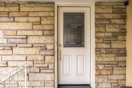 14 Woodside Drive, Hamilton, ON 