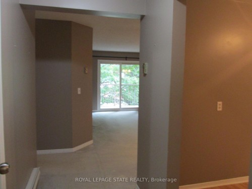203-5 Niagara Street , Grimsby, ON L3M 5A3 2