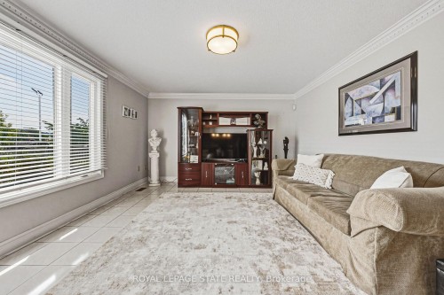 90 Fairington Crescent, Hamilton, ON 