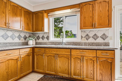 90 Fairington Crescent, Hamilton, ON 