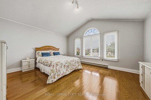 90 Fairington Crescent, Hamilton, ON 